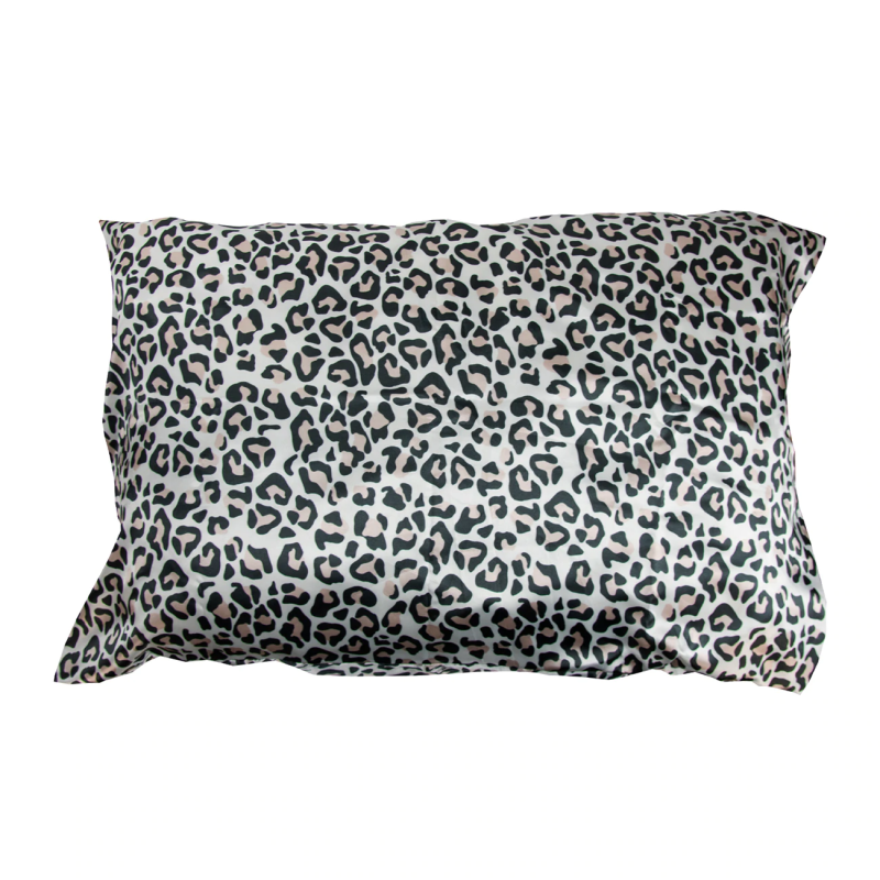 The Vintage Cosmetic Company Sweet Dreams satiinist padjapüür Leopard Print.png